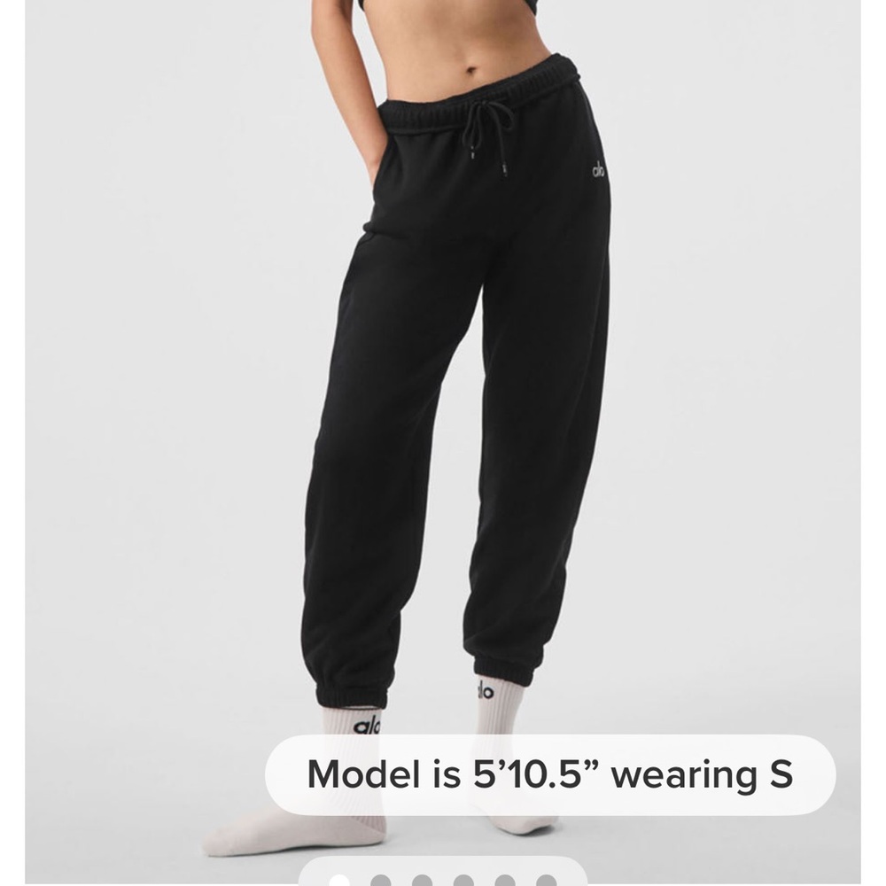 ALO accolade sweatpants. Black. Size Medium